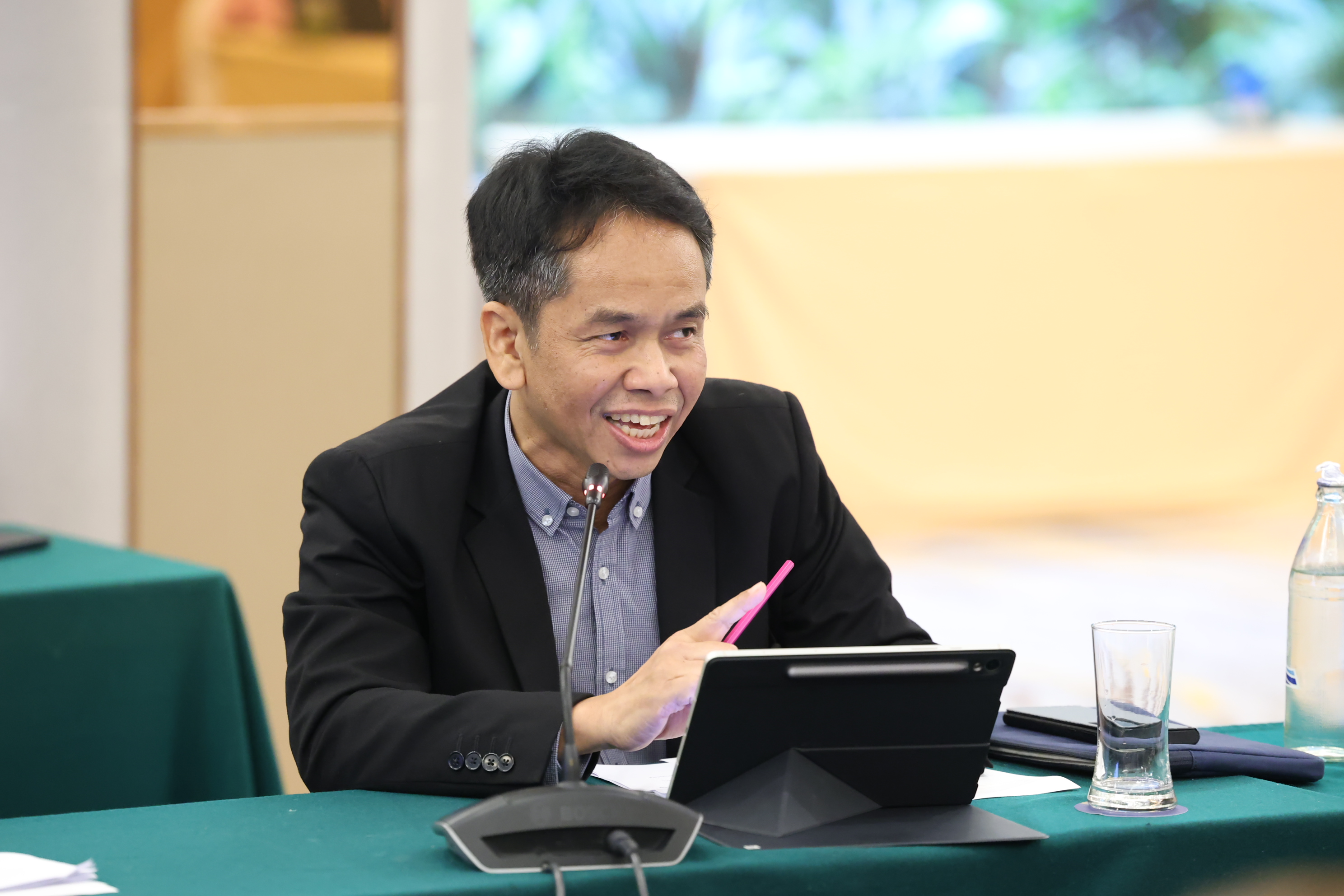 นายจารึก ไชยรักษ์