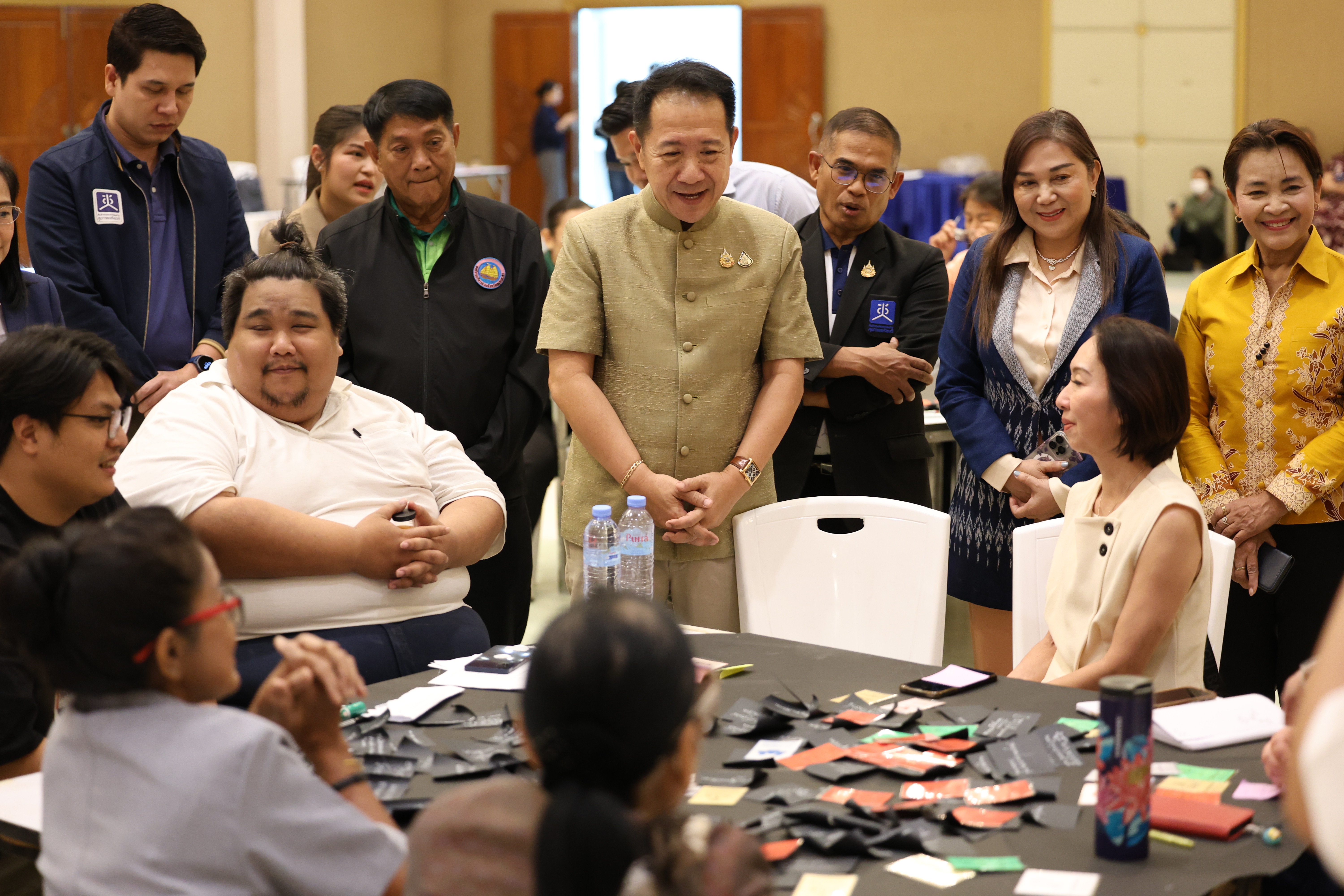 อภิชาติ รอดสม