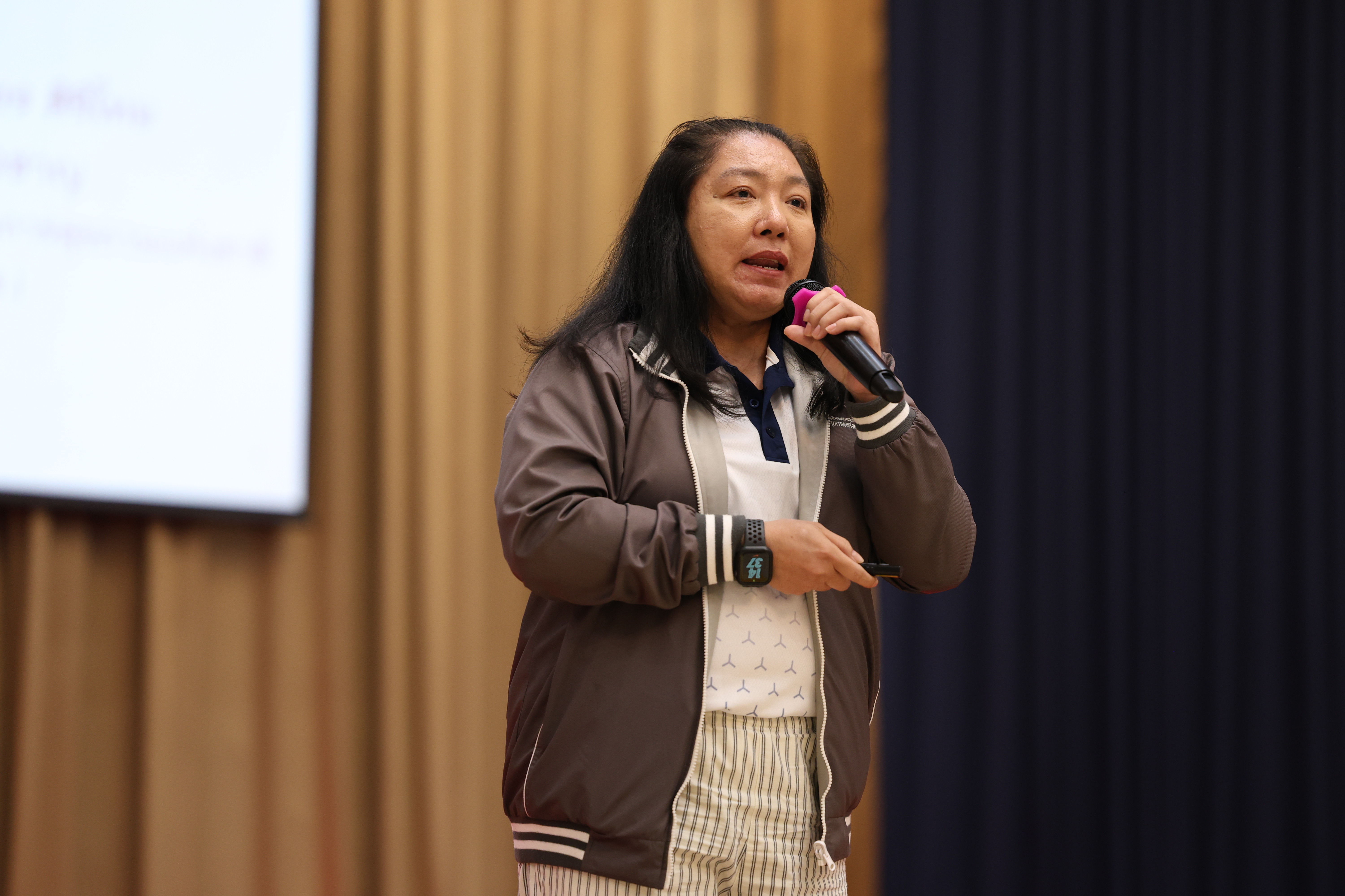 นภินทร ศิริไทย