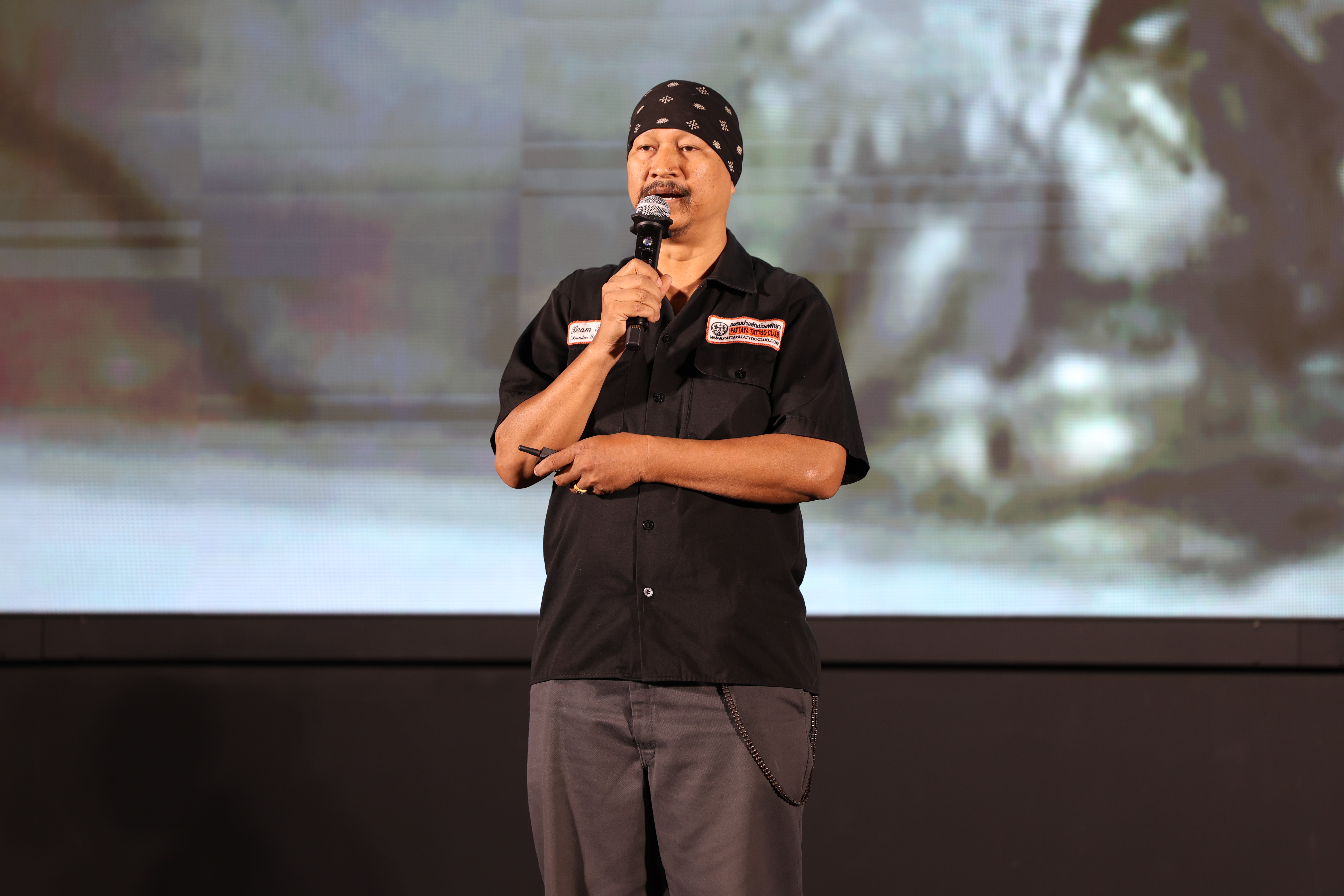 นายไพโรจน์ แก้วหล้า