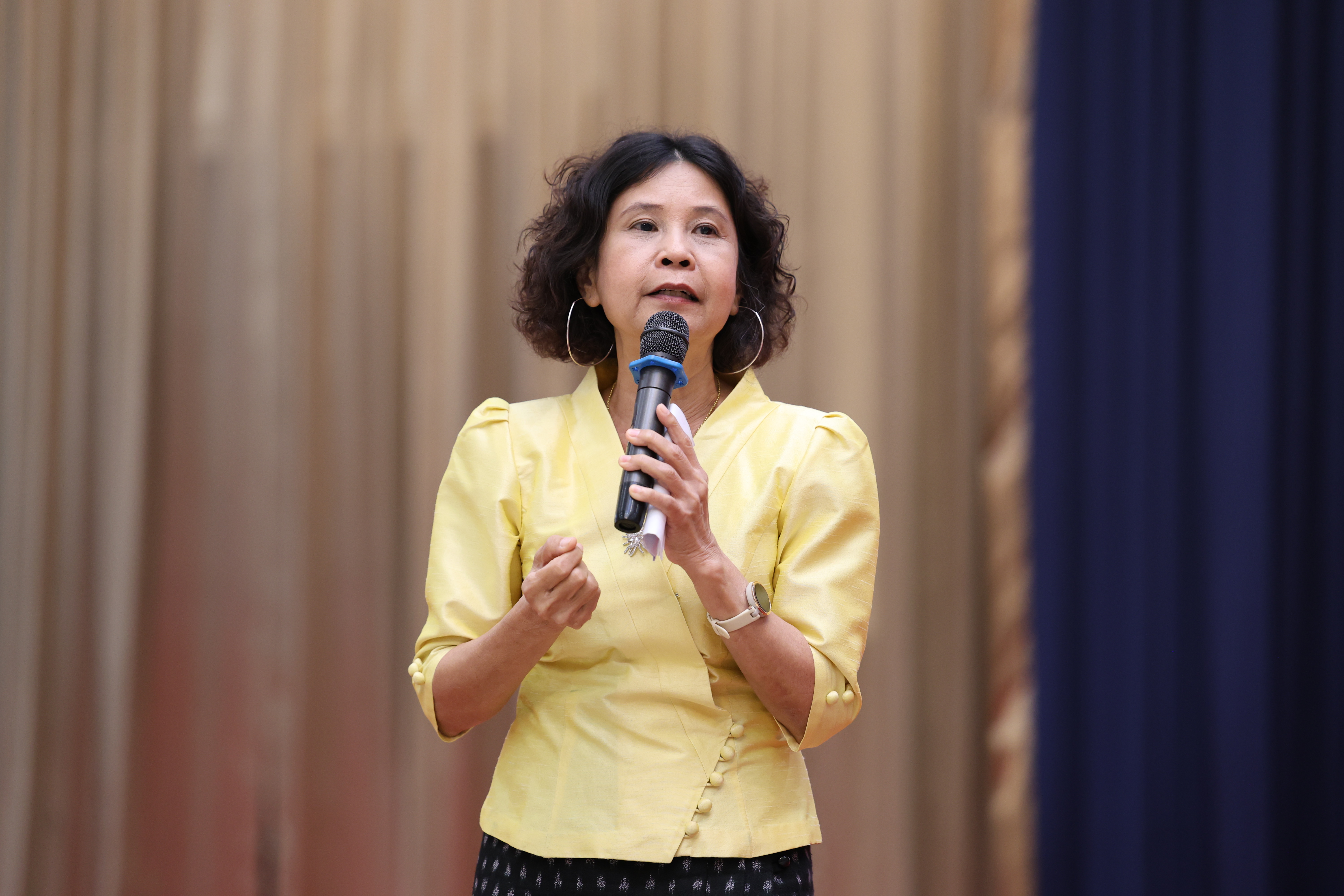 เกศินี ประทุมสุวรรณ