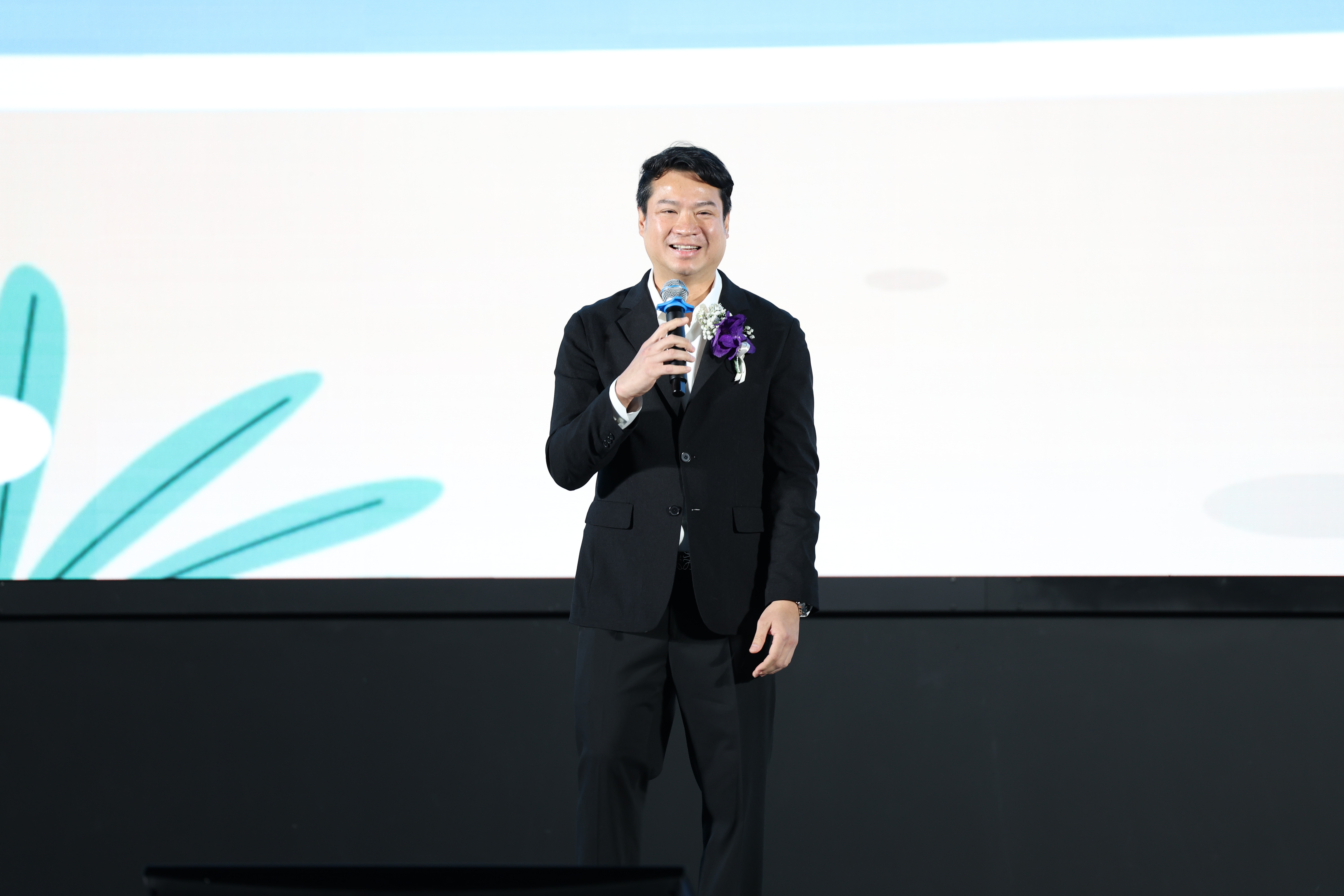 นายดำรงค์เกียรติ พินิจการ