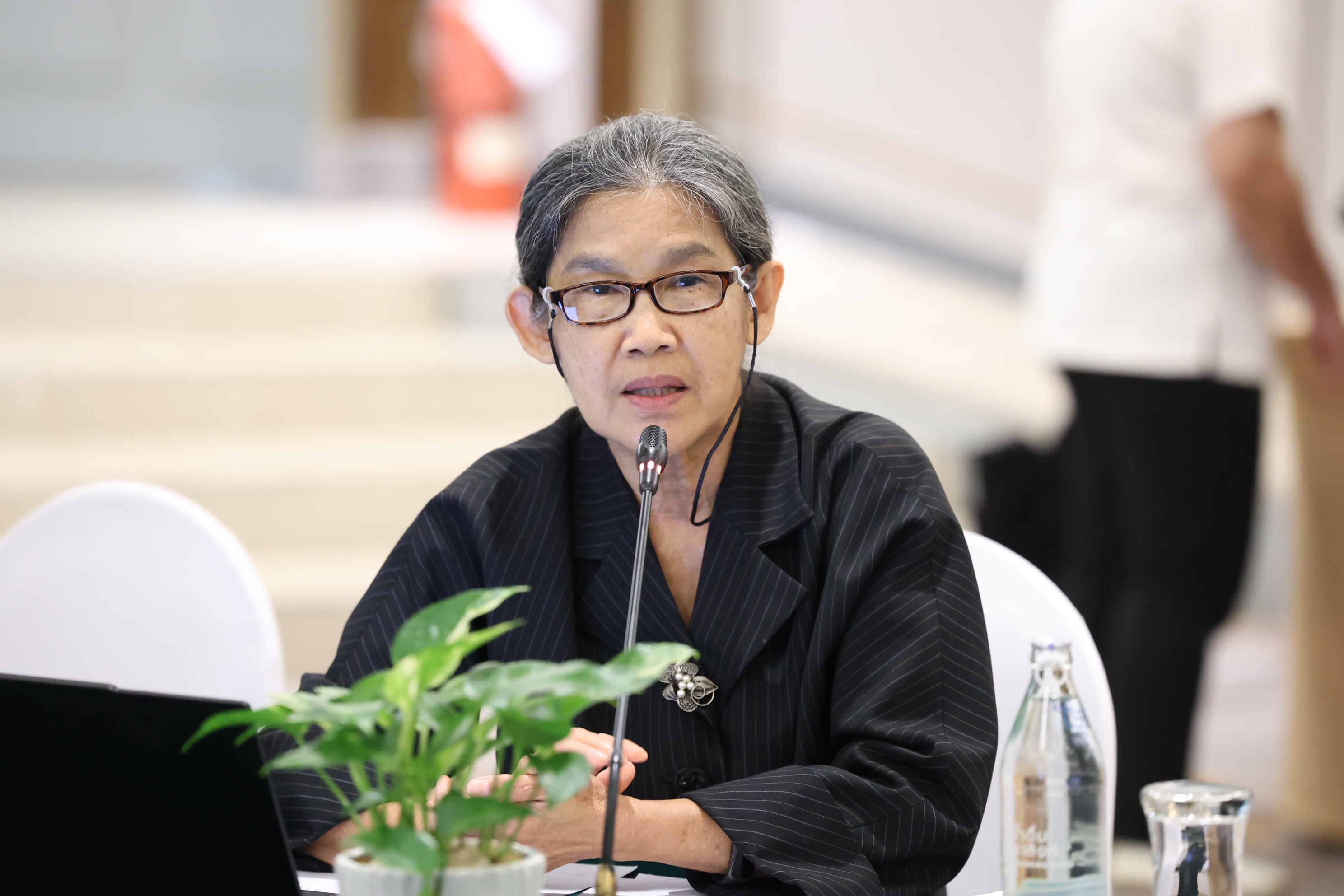 พญ.ประนอม คําเที่ยง